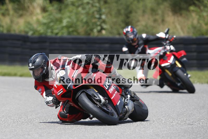 /27 12.06.2025 Ducati Schweiz Trackday Warmup  ADR/gelb-jeaune/10